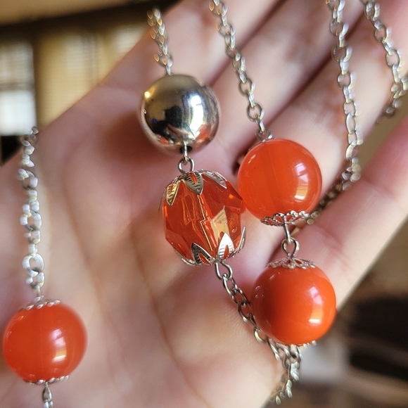 Long Orange Nacklace - Picture 3 of 5